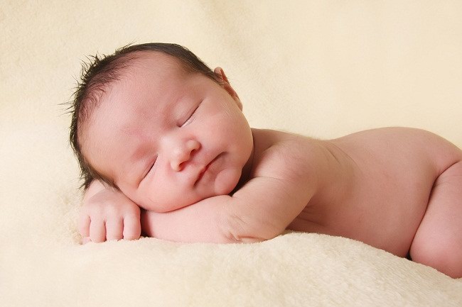 Perkembangan Bayi 2 Bulan
